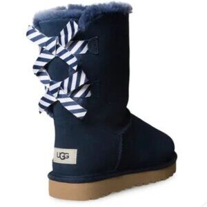 Ugg Women's Bailey Bow w/ Diagonal Stripes I Size 8